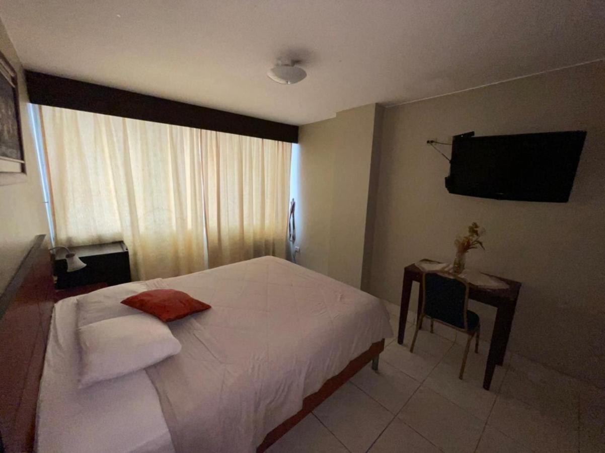 Tropical Inn Hotel 과야킬 외부 사진