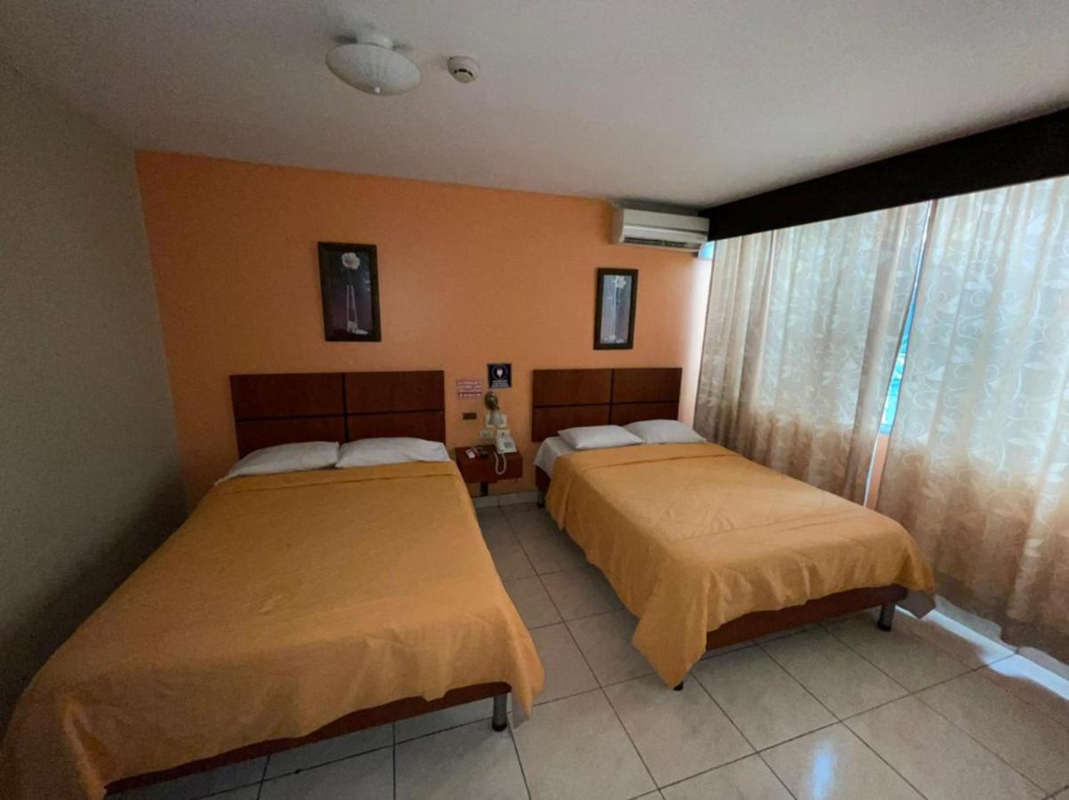 Tropical Inn Hotel 과야킬 외부 사진