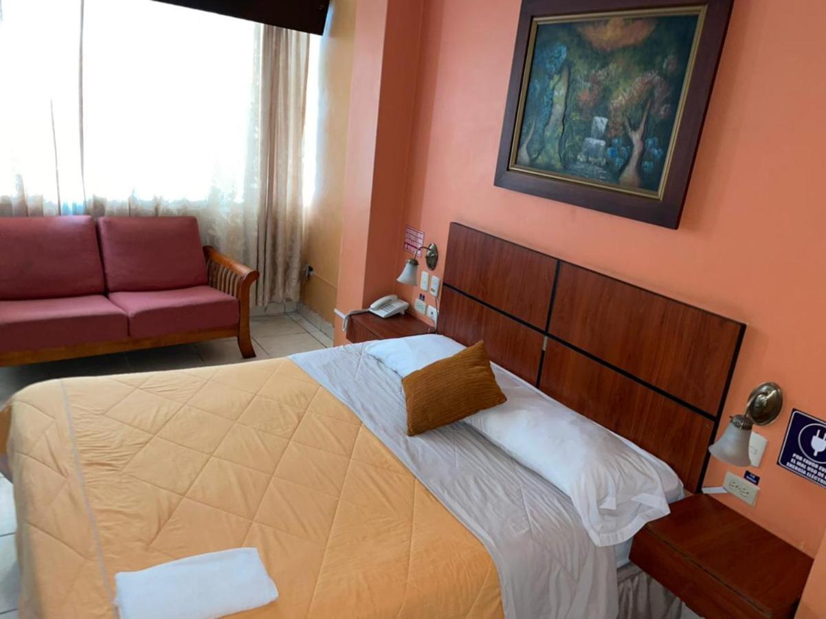 Tropical Inn Hotel 과야킬 외부 사진