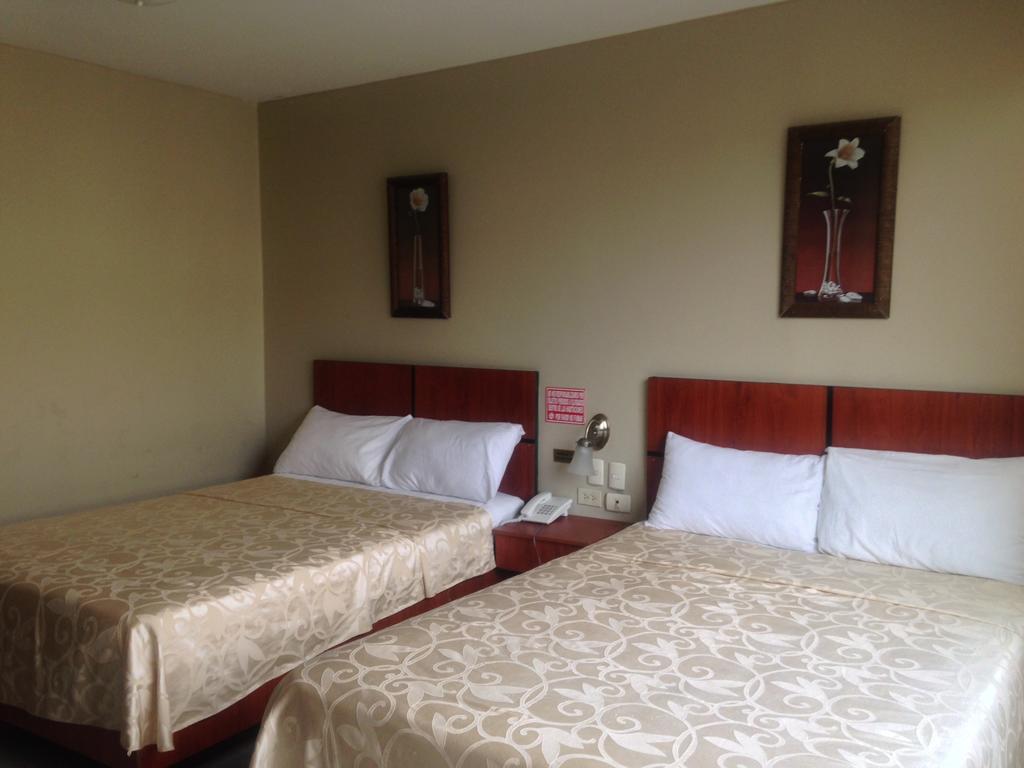 Tropical Inn Hotel 과야킬 외부 사진