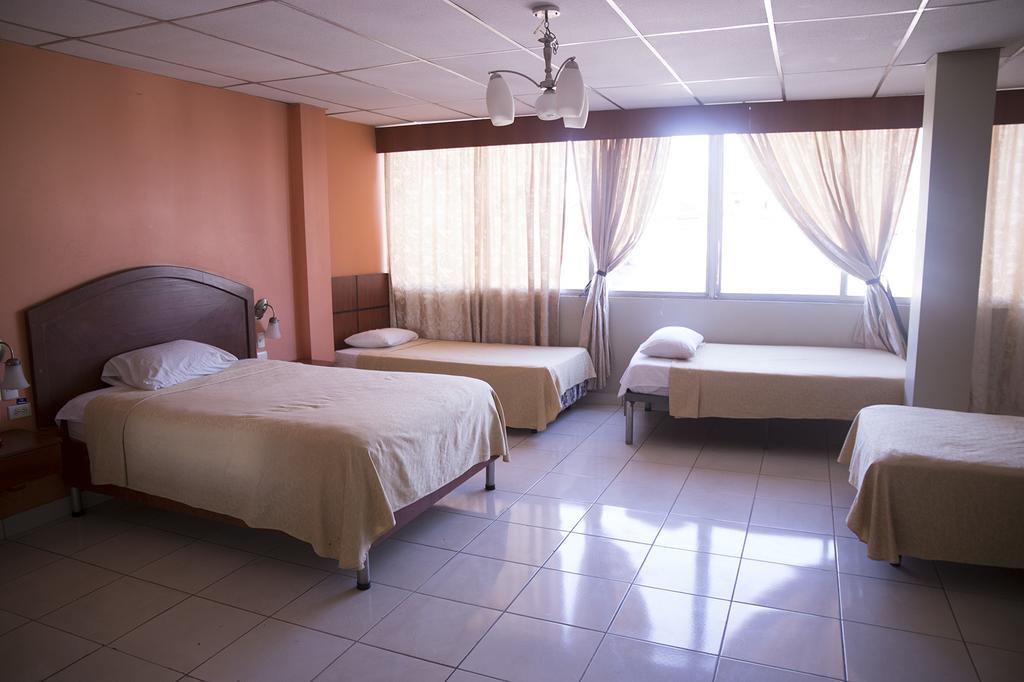 Tropical Inn Hotel 과야킬 외부 사진