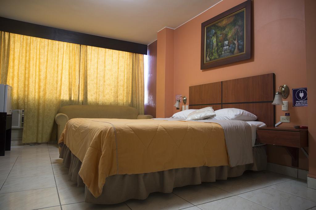 Tropical Inn Hotel 과야킬 외부 사진
