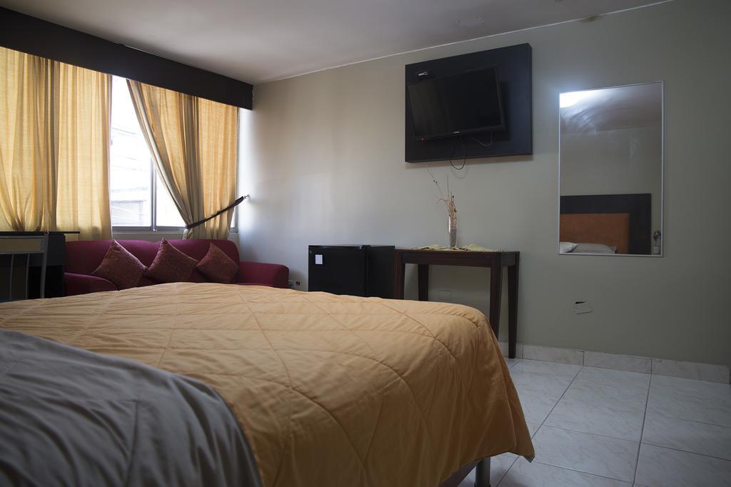 Tropical Inn Hotel 과야킬 외부 사진