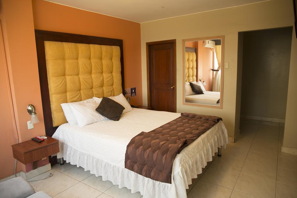 Tropical Inn Hotel 과야킬 외부 사진