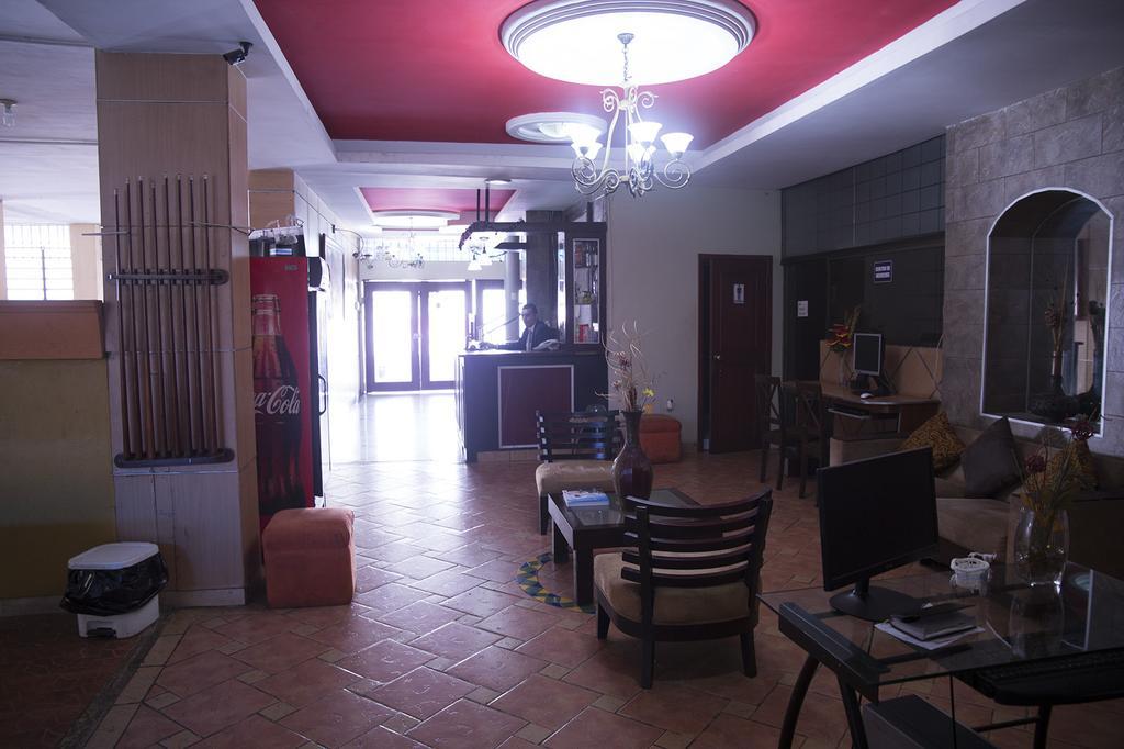 Tropical Inn Hotel 과야킬 외부 사진