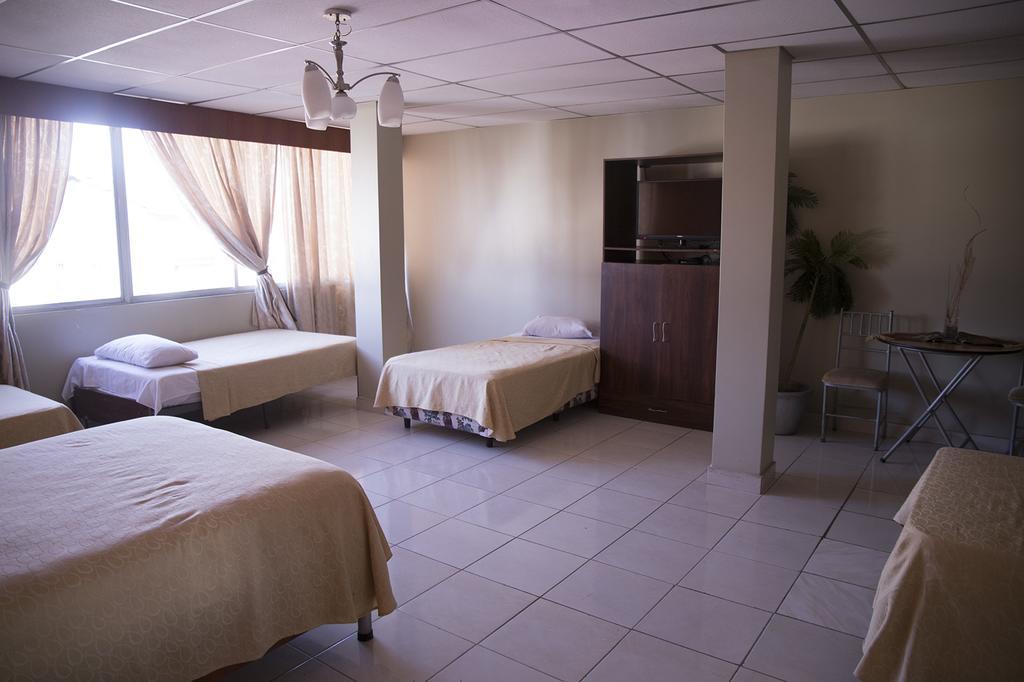 Tropical Inn Hotel 과야킬 외부 사진