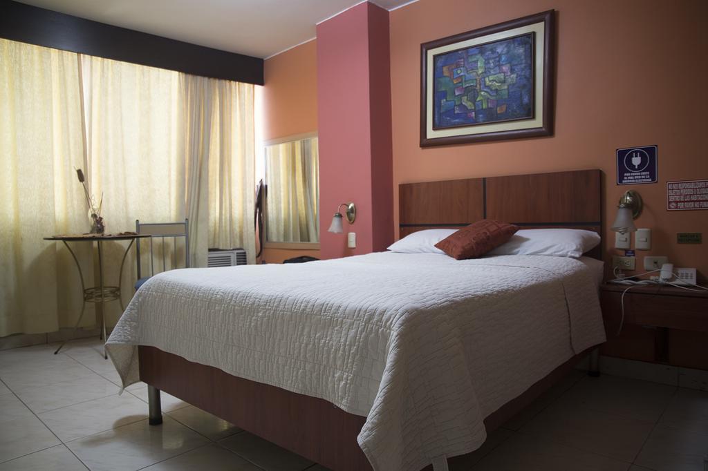 Tropical Inn Hotel 과야킬 외부 사진
