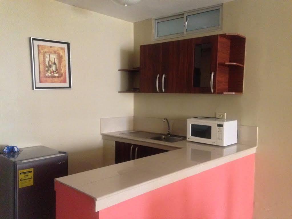 Tropical Inn Hotel 과야킬 외부 사진